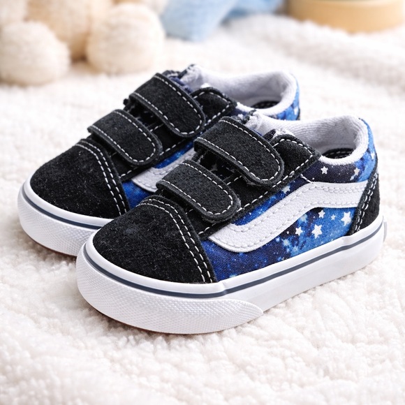 Vans - Picture 1 of 10